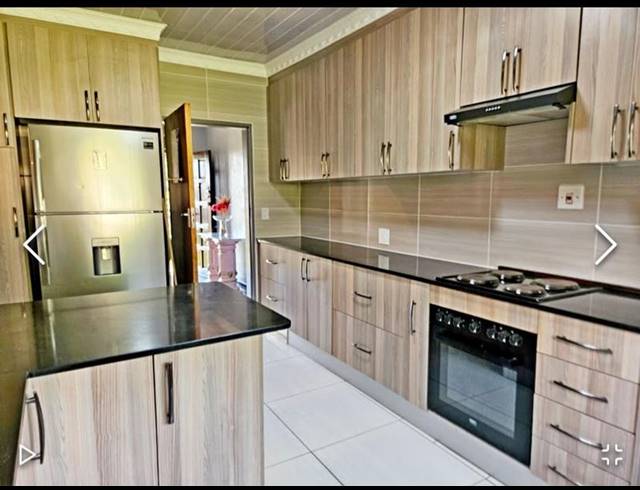 4 BEDROOM HOUSE FOR SALE IN NORKEM PARK